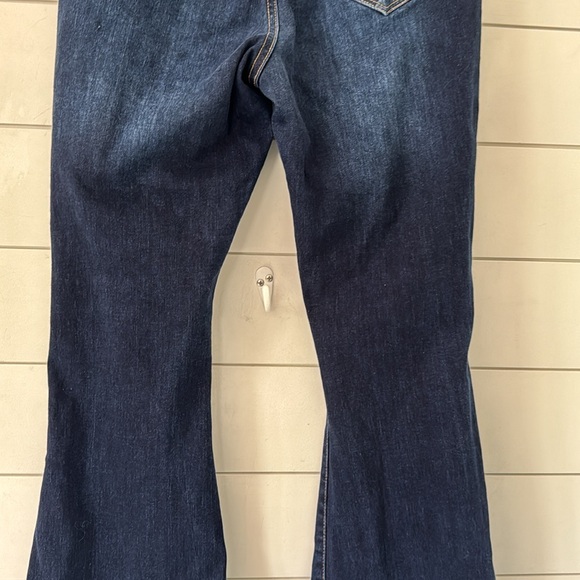 refuge Size Junior 9 W29" AUSTIN High Rise Flare Distressed - Picture 10 of 12